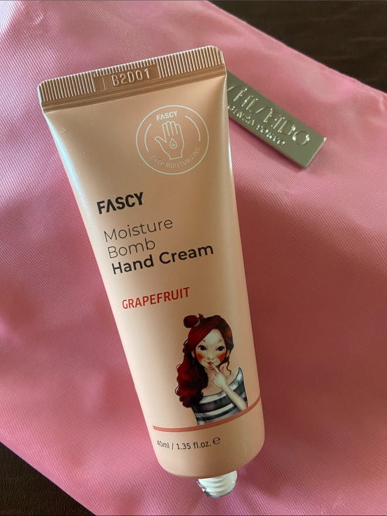 Other - 🆕 Fascy Moisture Bomb Hand Cream - Grapefruit 40ml
